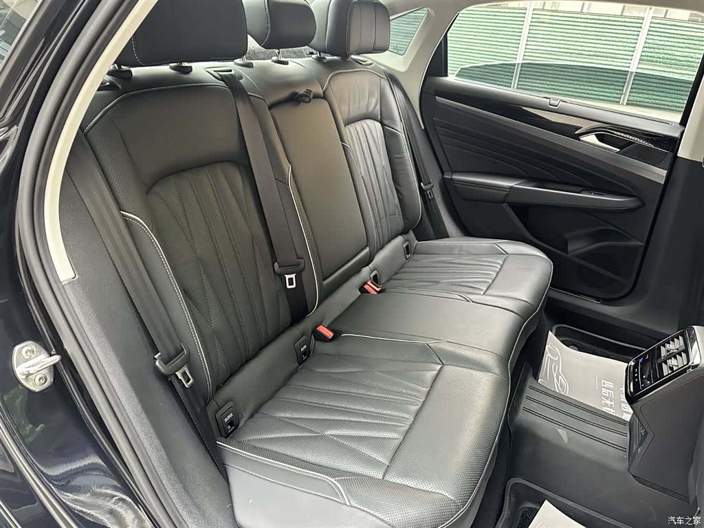 Volkswagen Passat, 2023 9