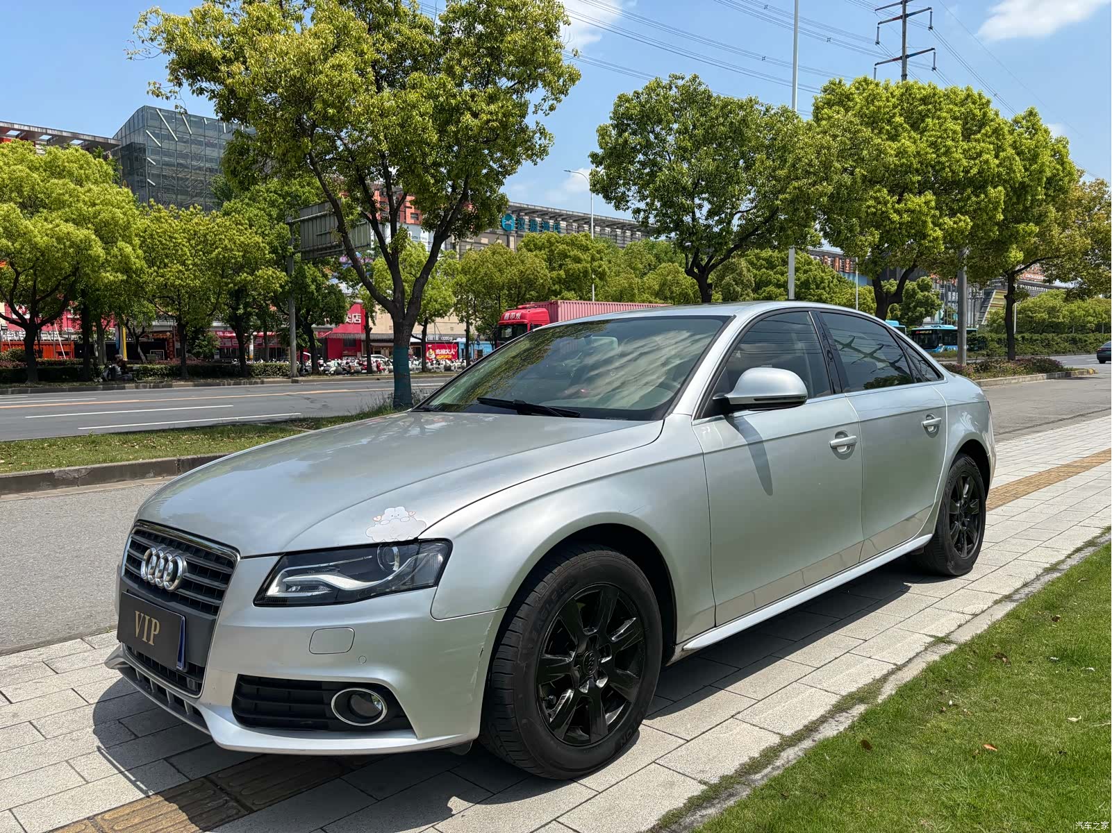 Audi A4L, 2012 1