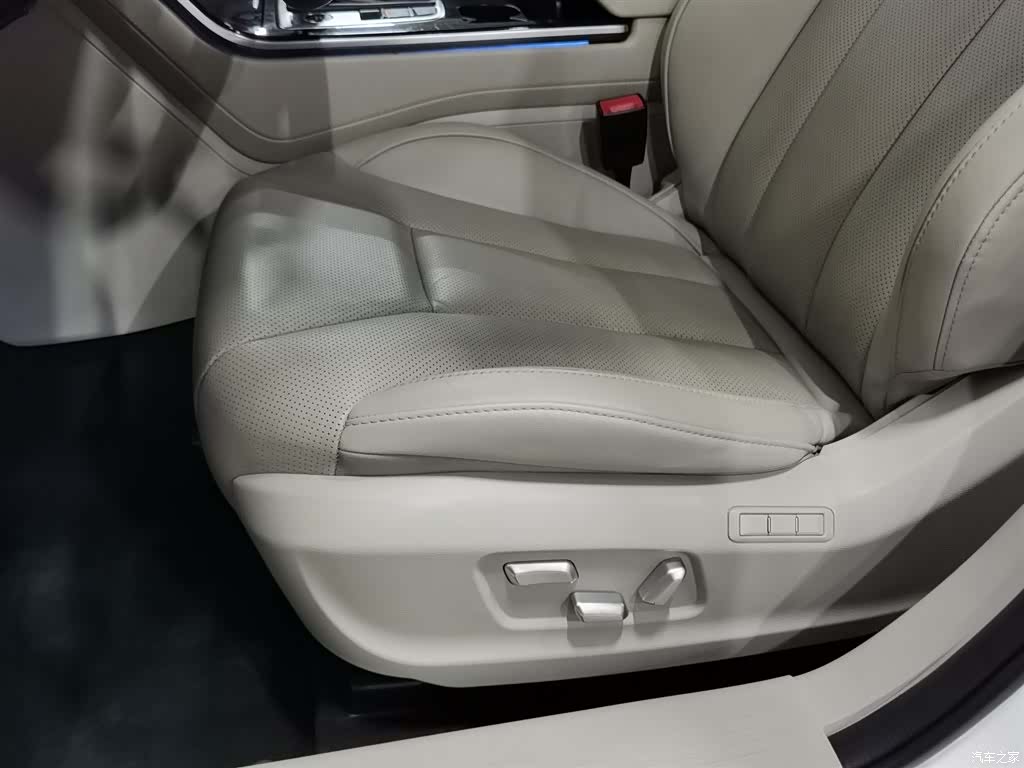 Hongqi H5, 2018 20
