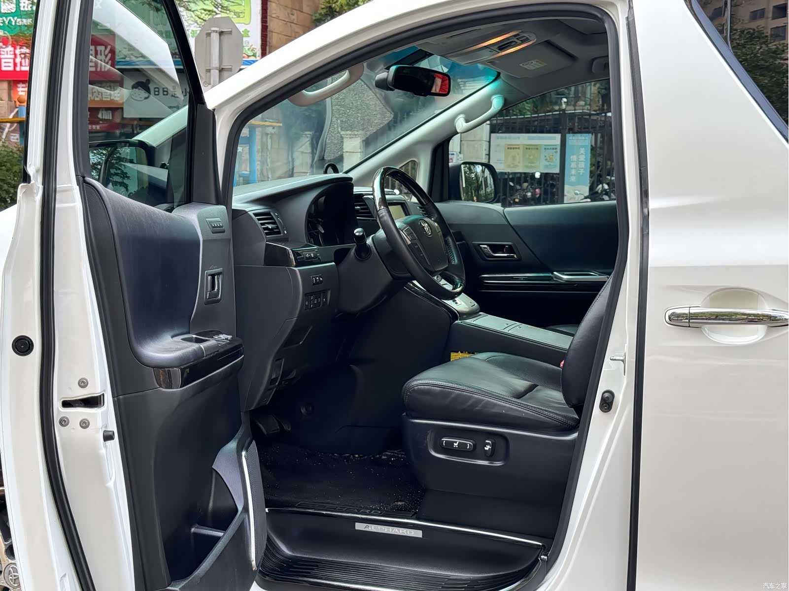 Toyota Alphard, 2014 12