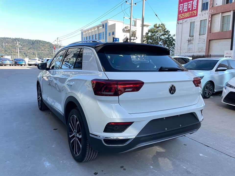 Volkswagen T-ROC exploring Songs