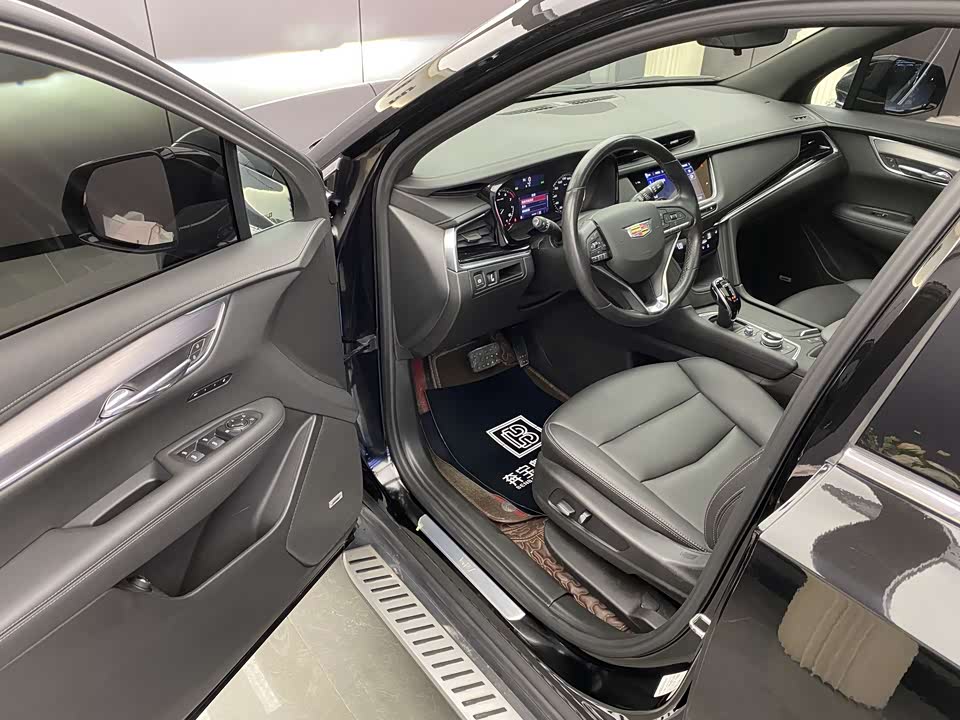 Cadillac XT6