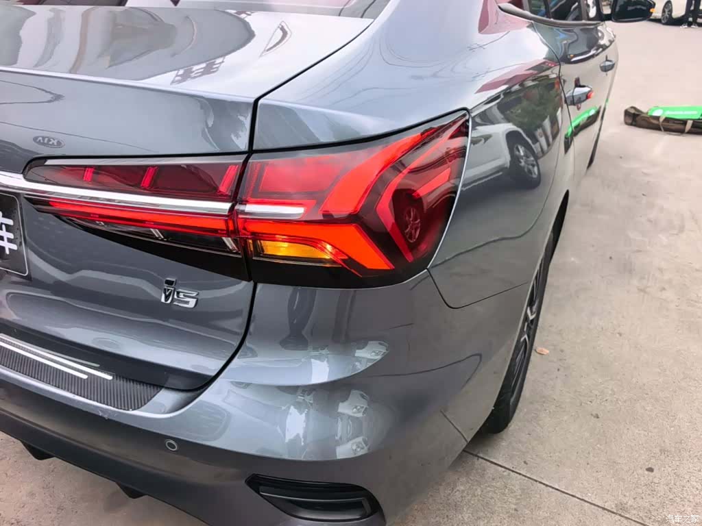 Roewe i5, 2022 8