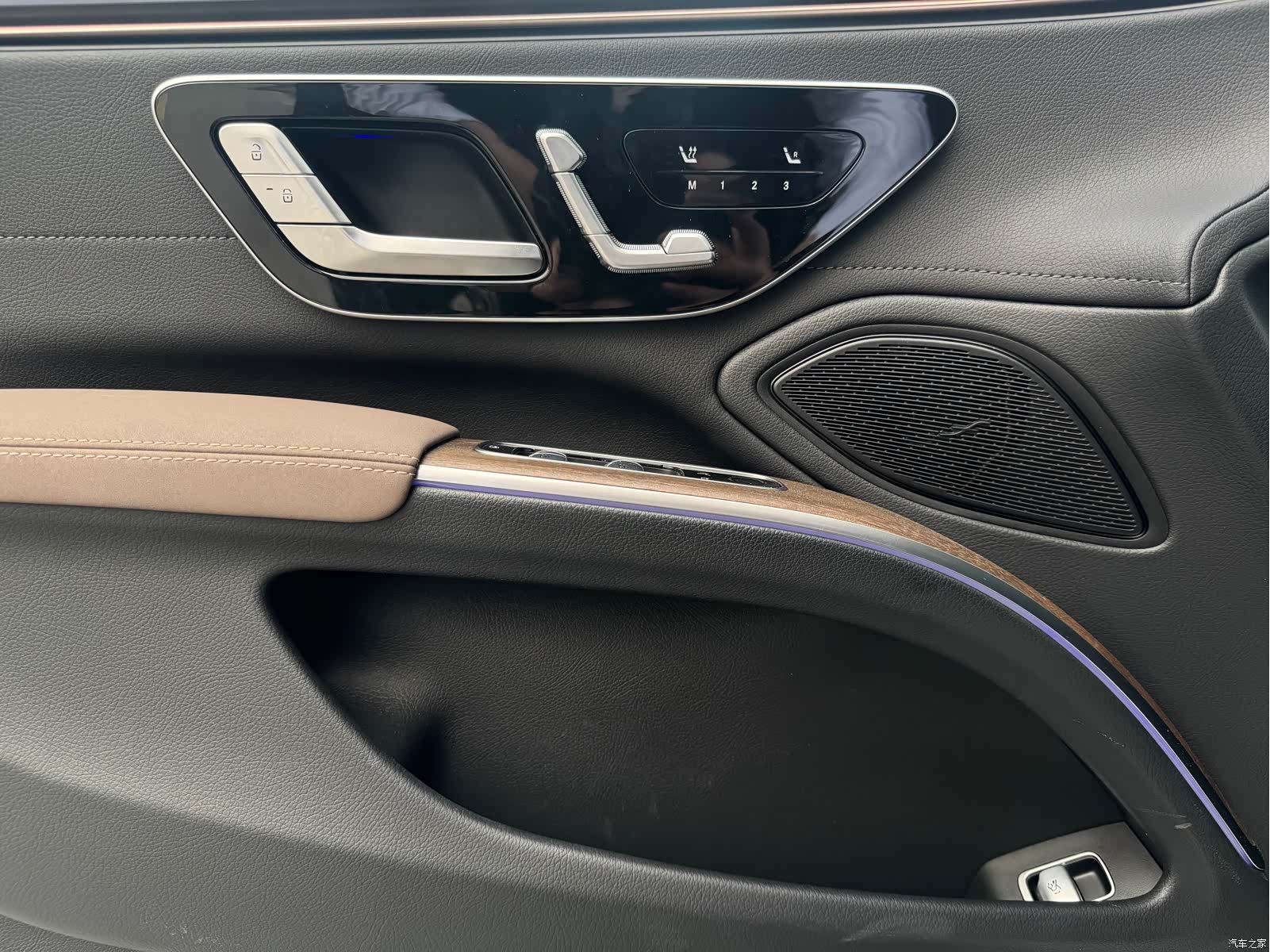 Mercedes-Benz EQS, 2024 8