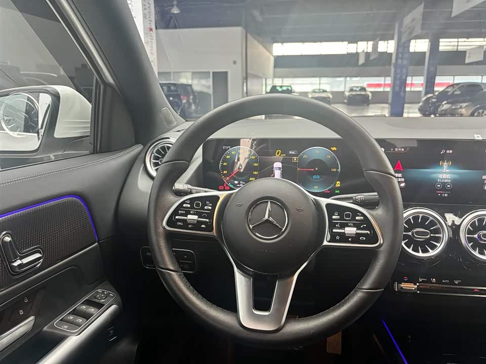 Mercedes-Benz EQA Mercedes-Benz EQA