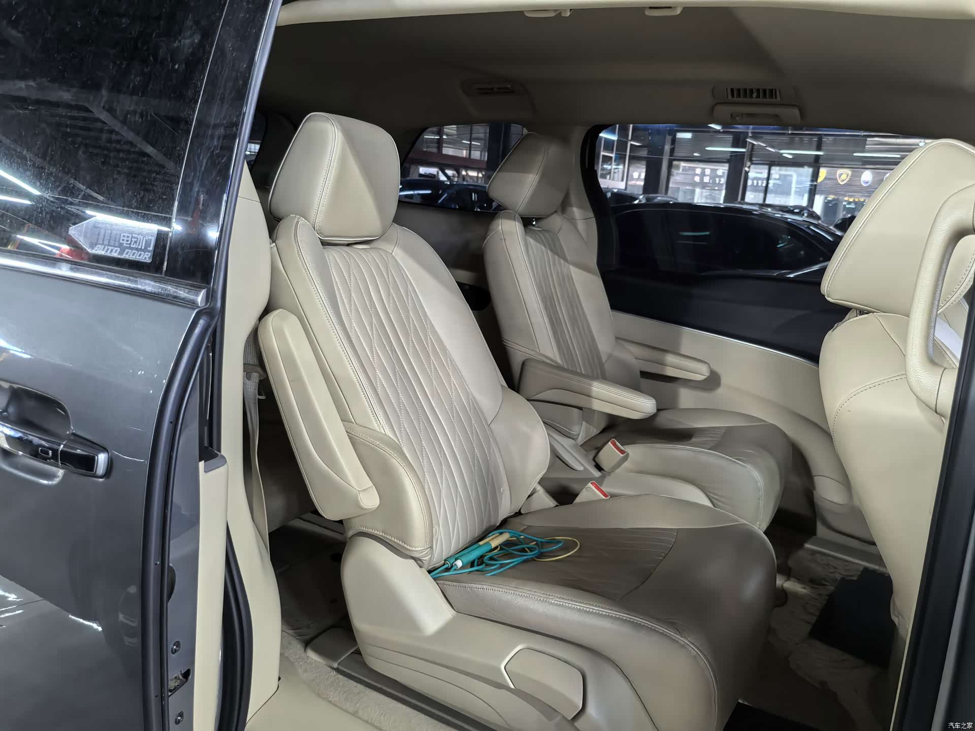 Buick GL8, 2023 14