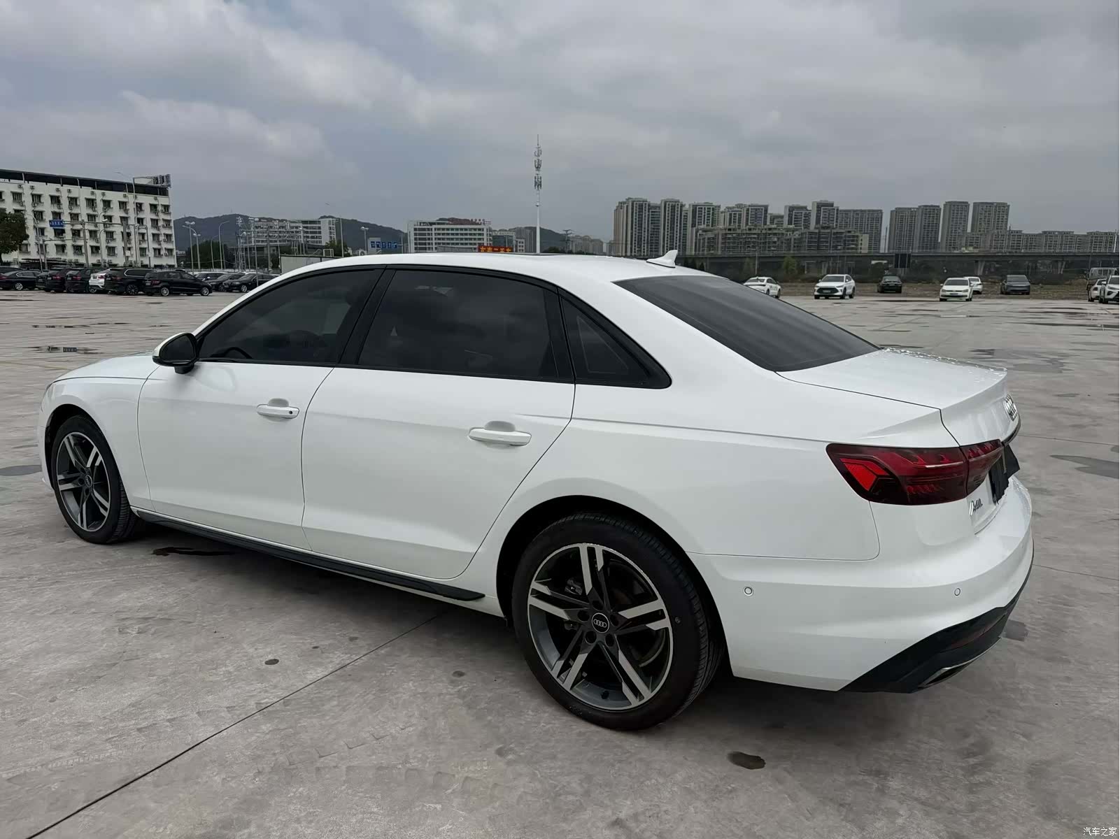 Audi A4L, 2022 9