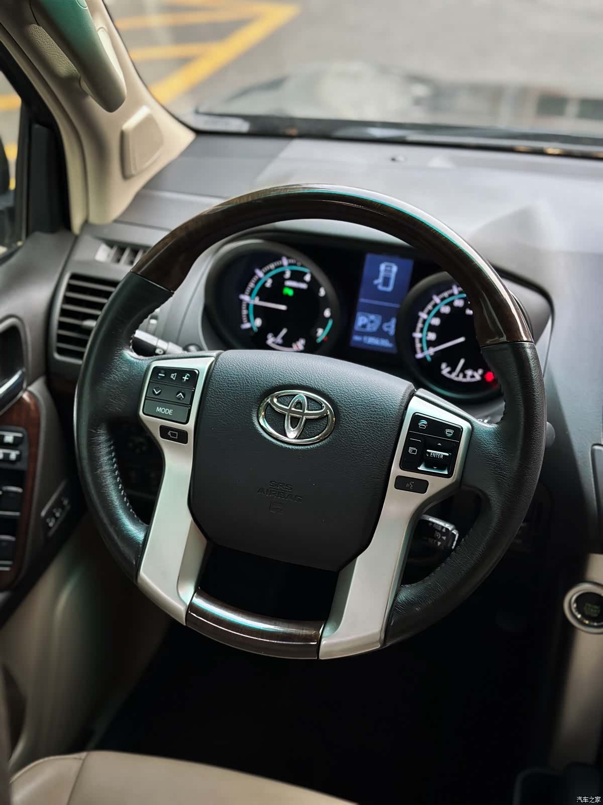 Toyota Prado, 2011 3