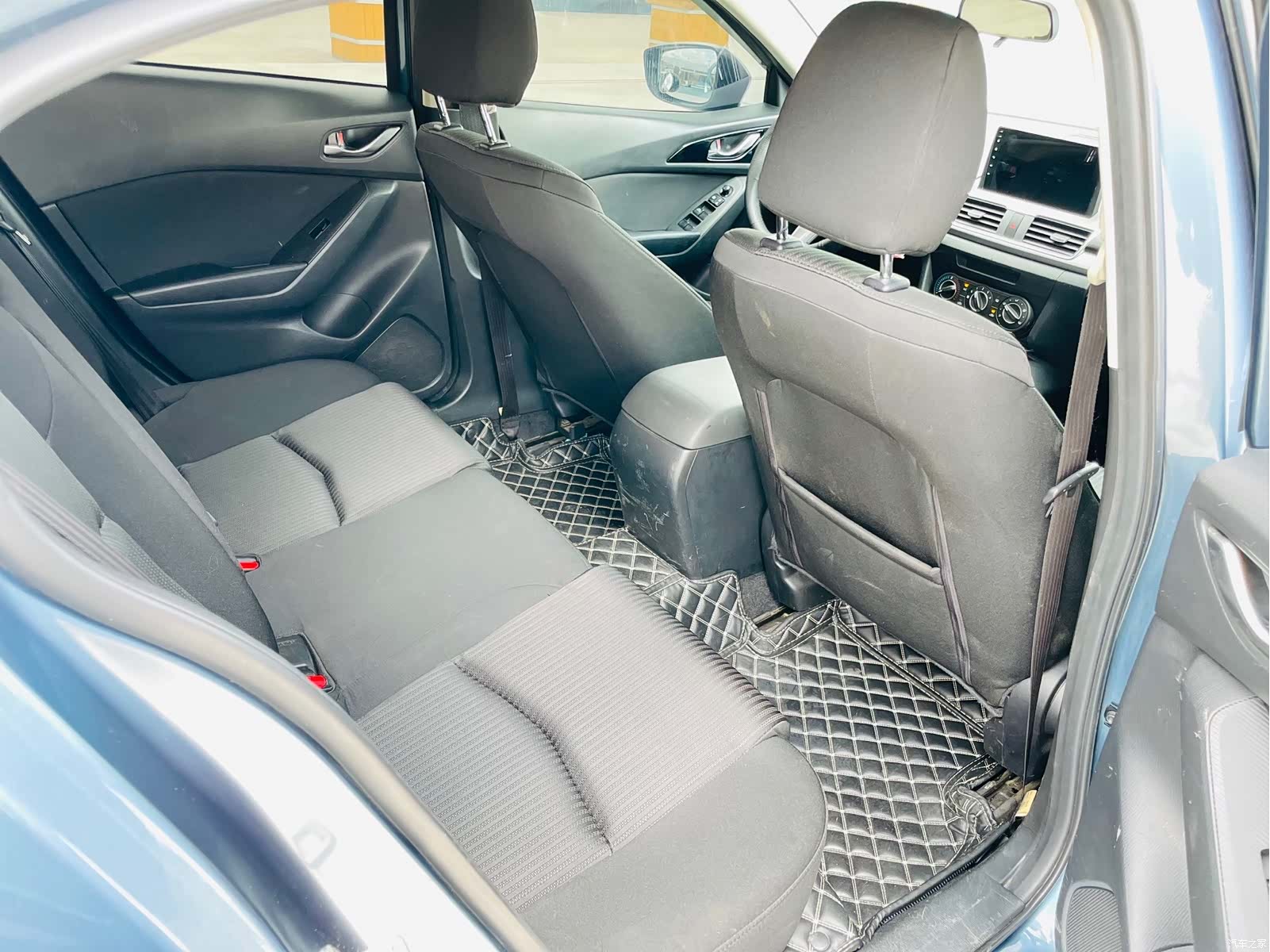 Mazda Mazda3, 2015 7