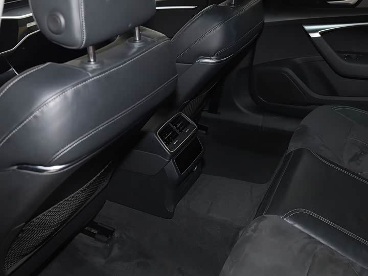 Audi A7L 2024 45TFSI S-line zhu meng xing liu jing tao zhuang