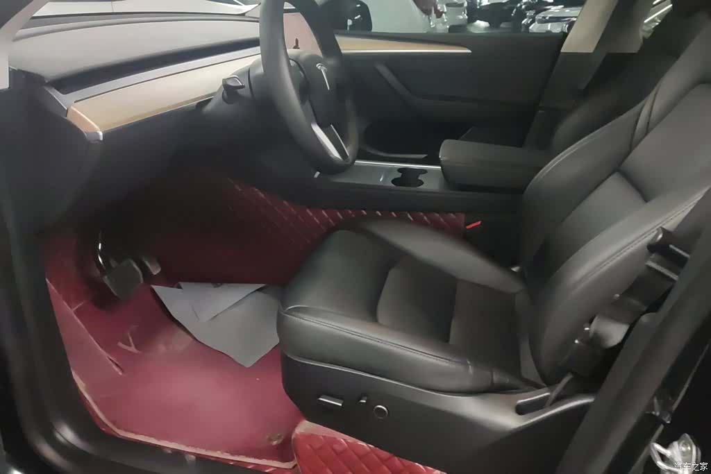 Tesla Model Y, 2023 9