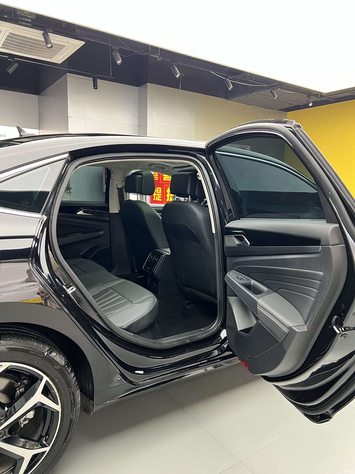 Volkswagen Passat, 2025 6