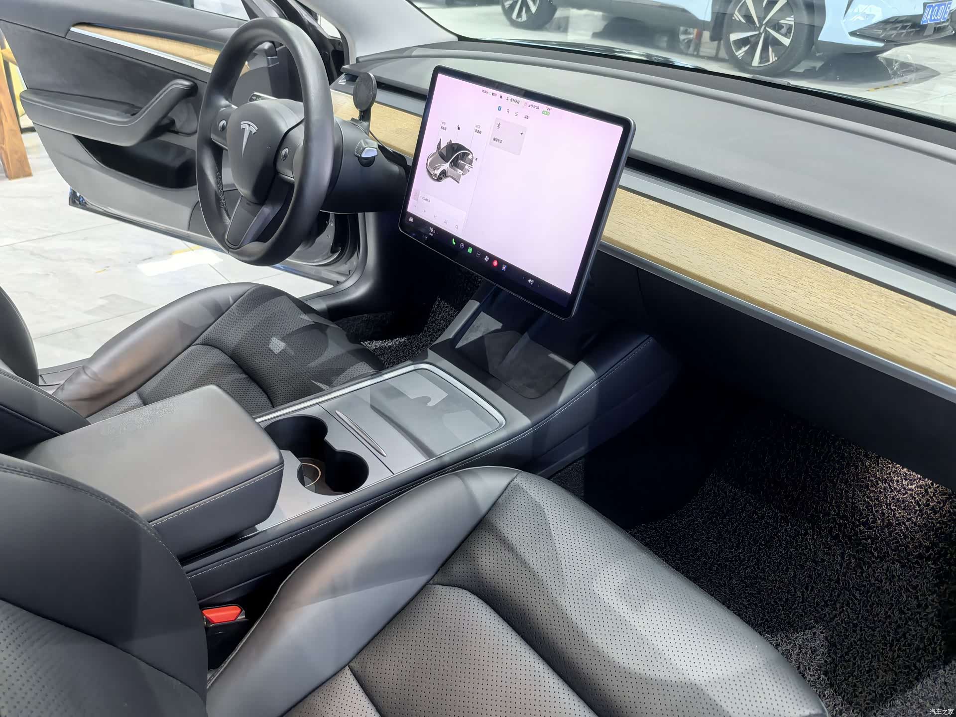 Tesla Model 3, 2021 13