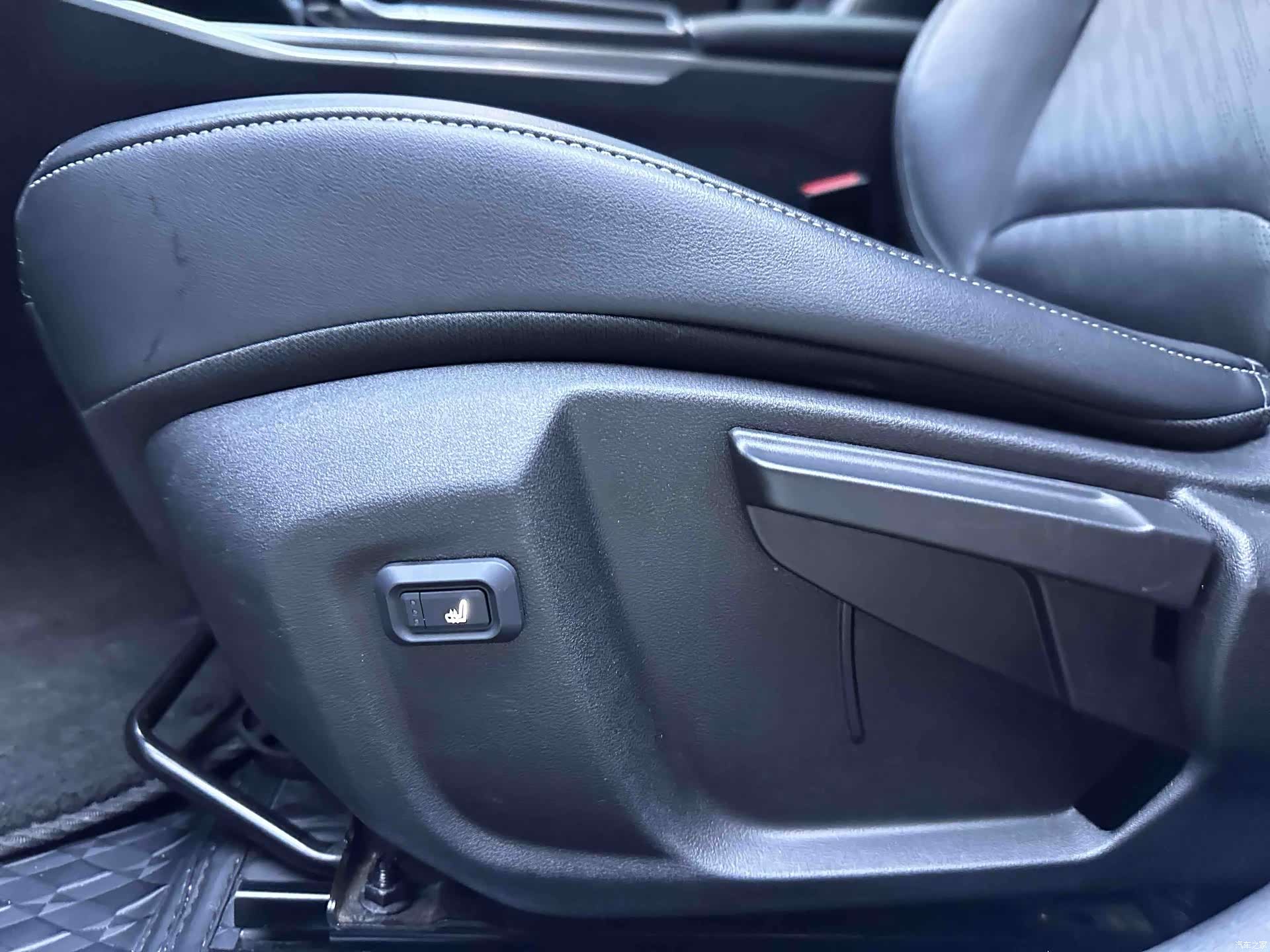 Geely Emgrand, 2023 16