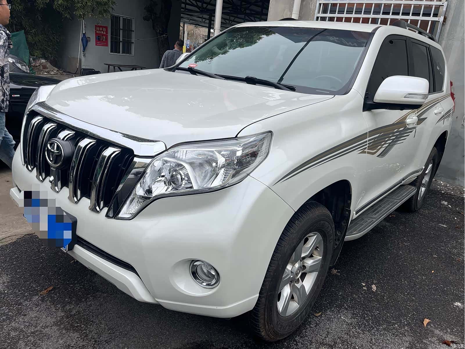 Toyota Prado, 2017 1