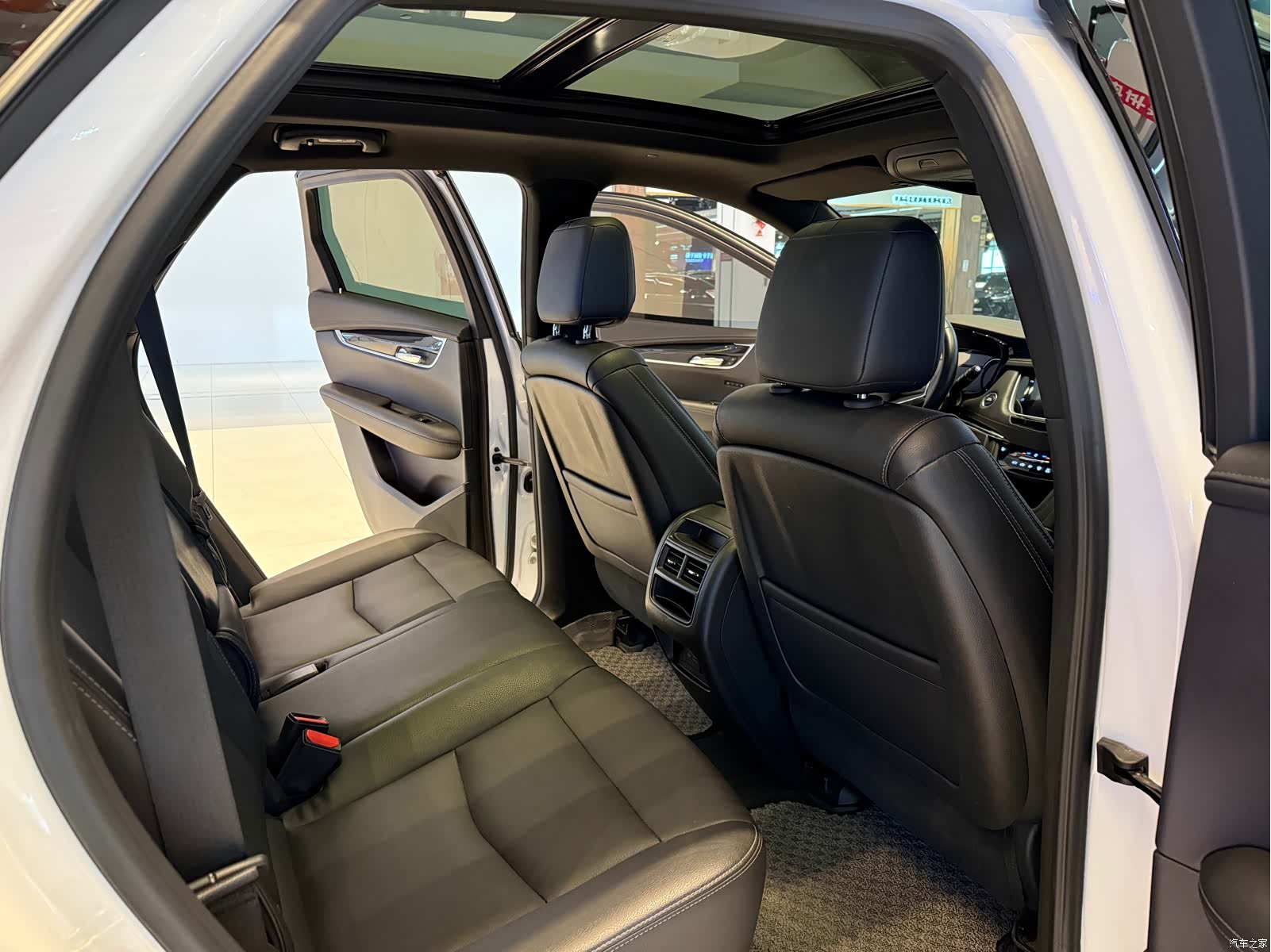 Cadillac XT5, 2022 10