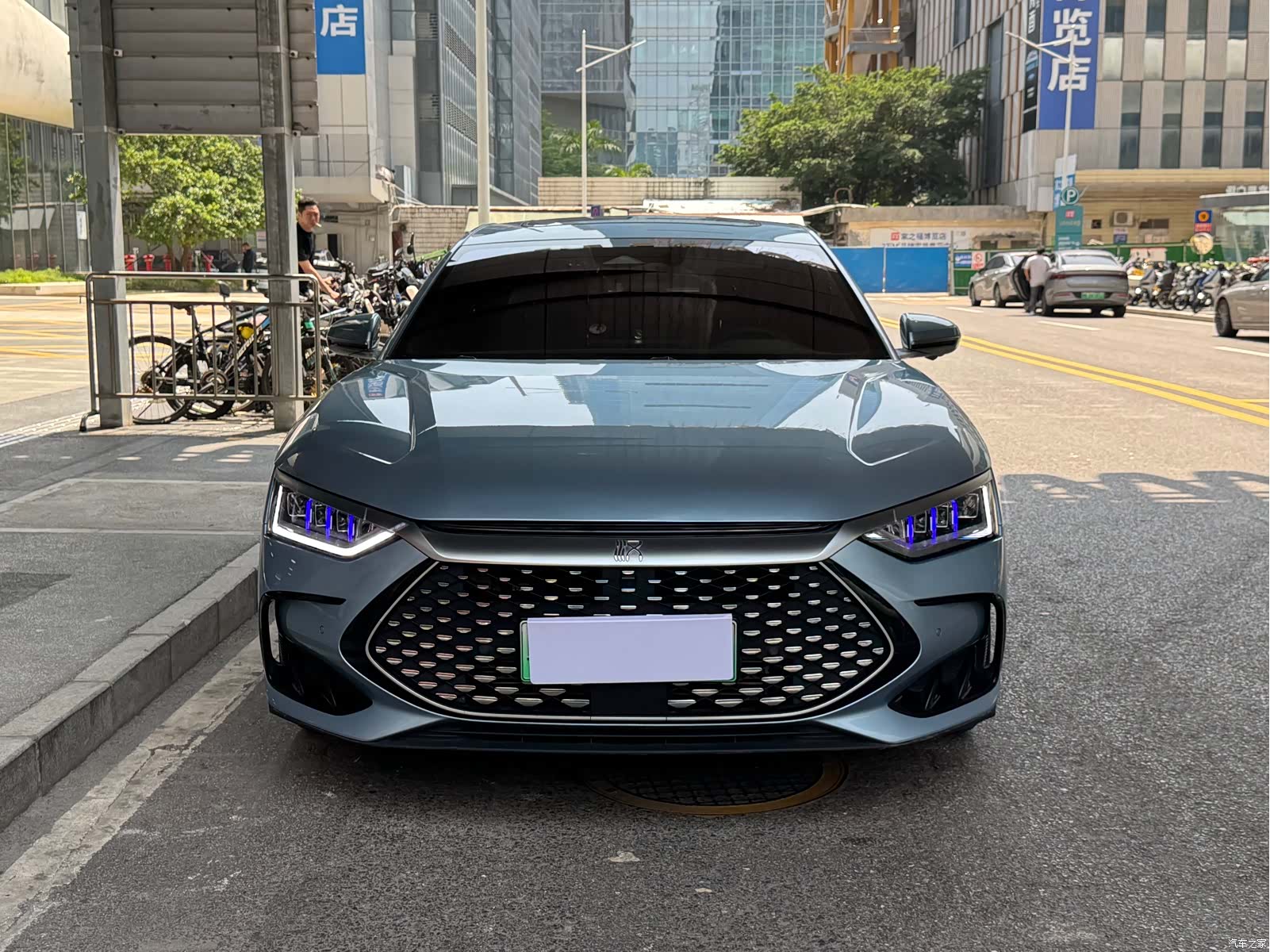BYD Han, 2023 13