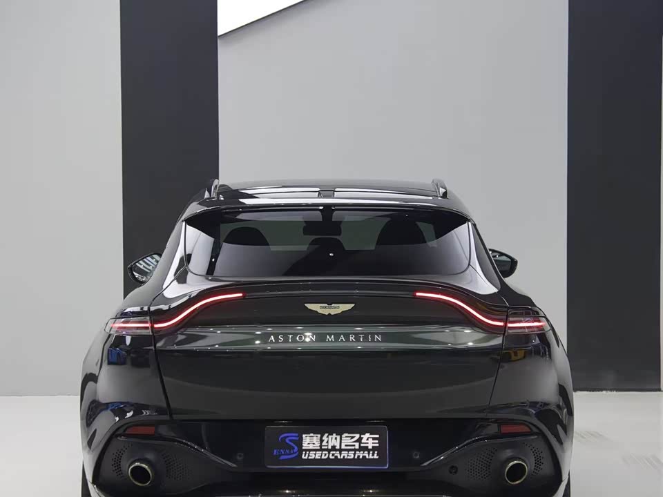 Aston Martin DBX Aston Martin DBX