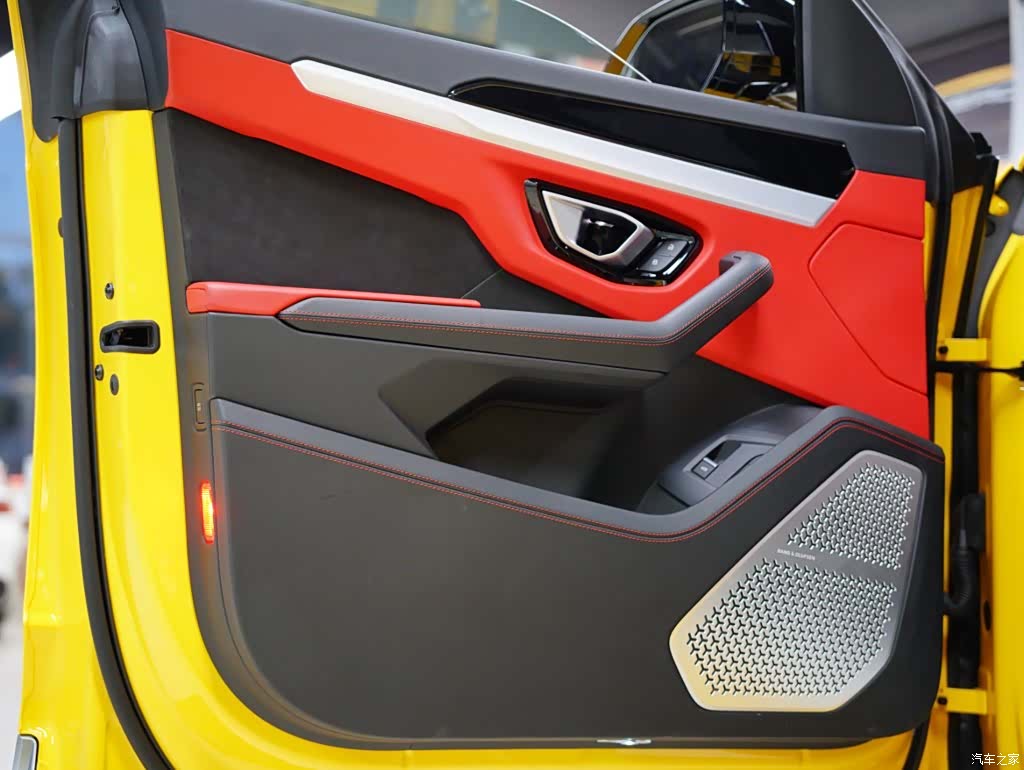 Lamborghini Urus, 2021 34