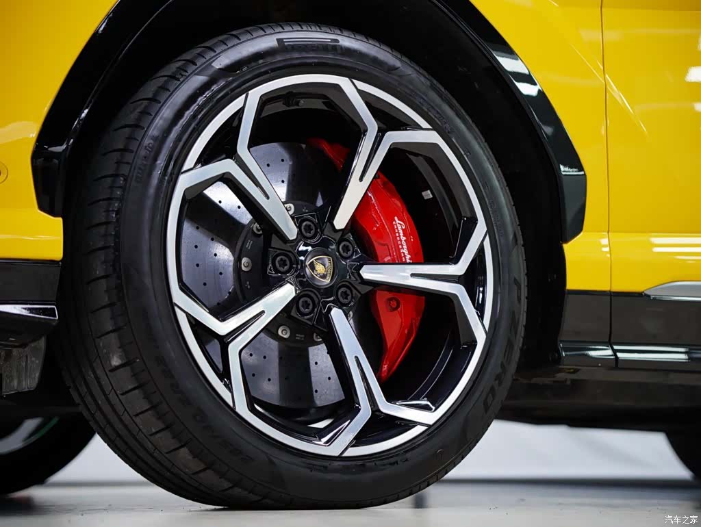 Lamborghini Urus, 2021 23