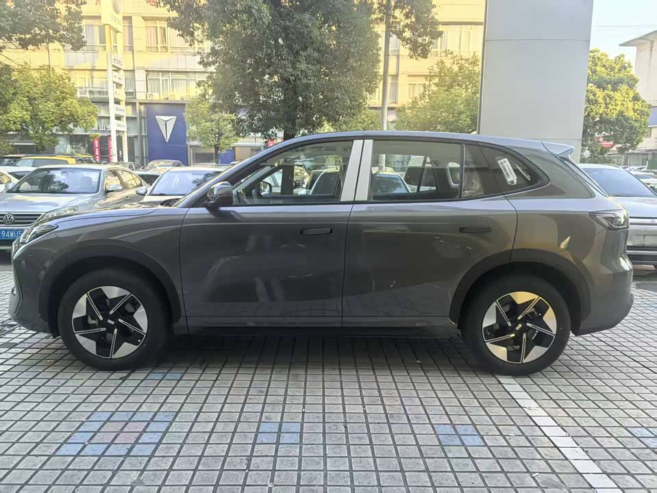 Geely Galaxy Galaxy E5