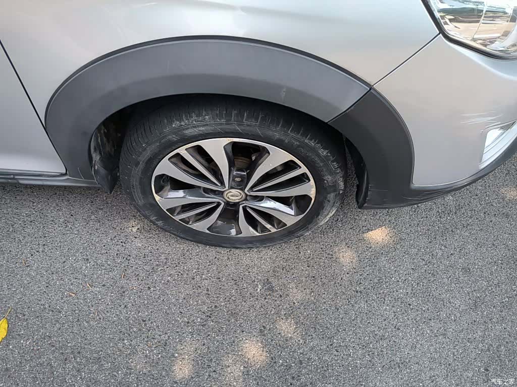 DongFeng AX3, 2016 8