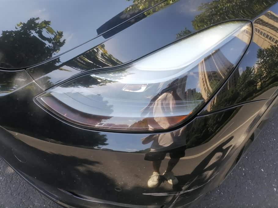 Tesla Model Y Tesla Model Y