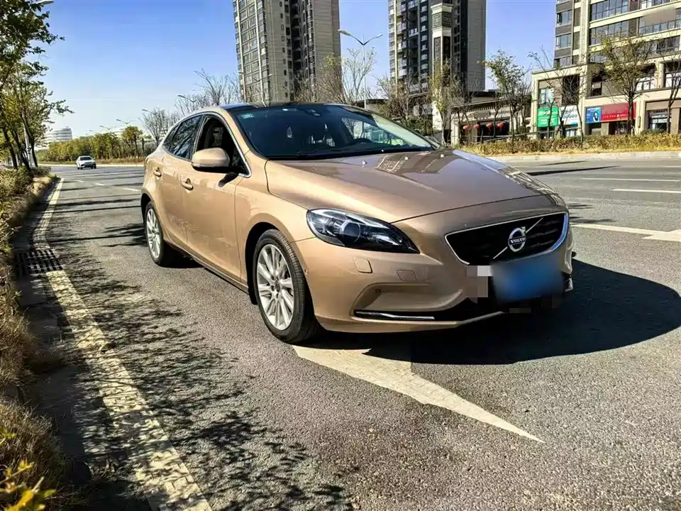 Volvo V40