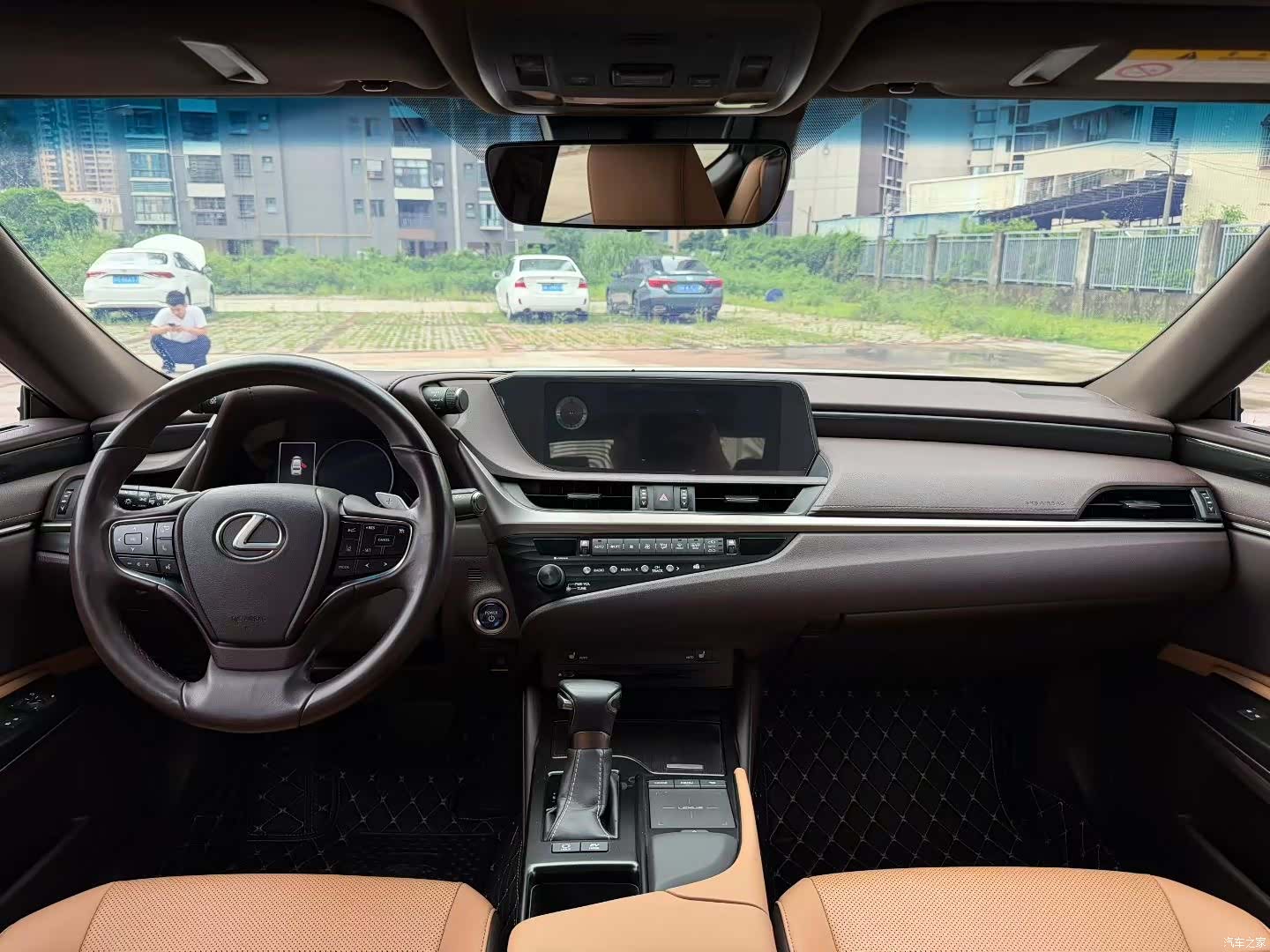 Lexus ES, 2020 все фото