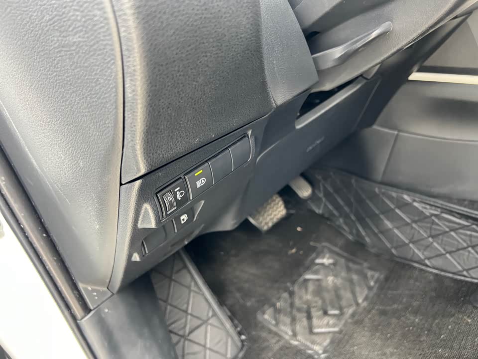 Toyota Corolla Sharp amplifier