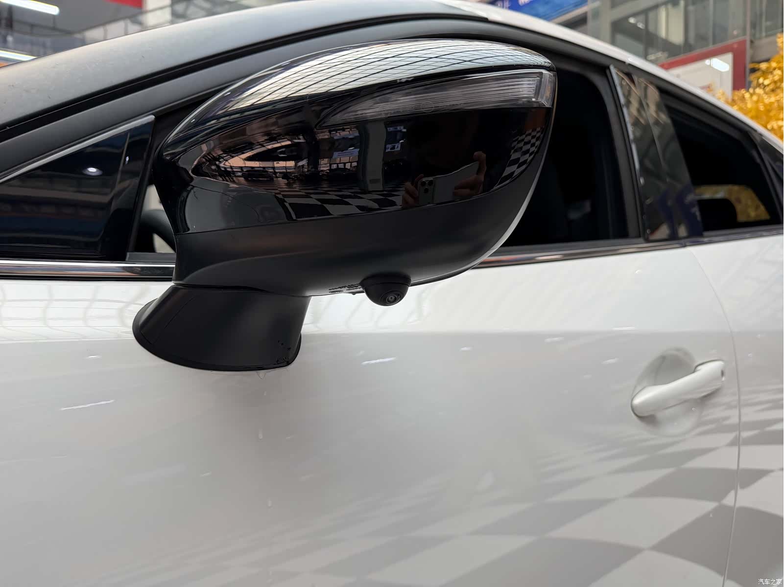 Mazda CX-4, 2023 10