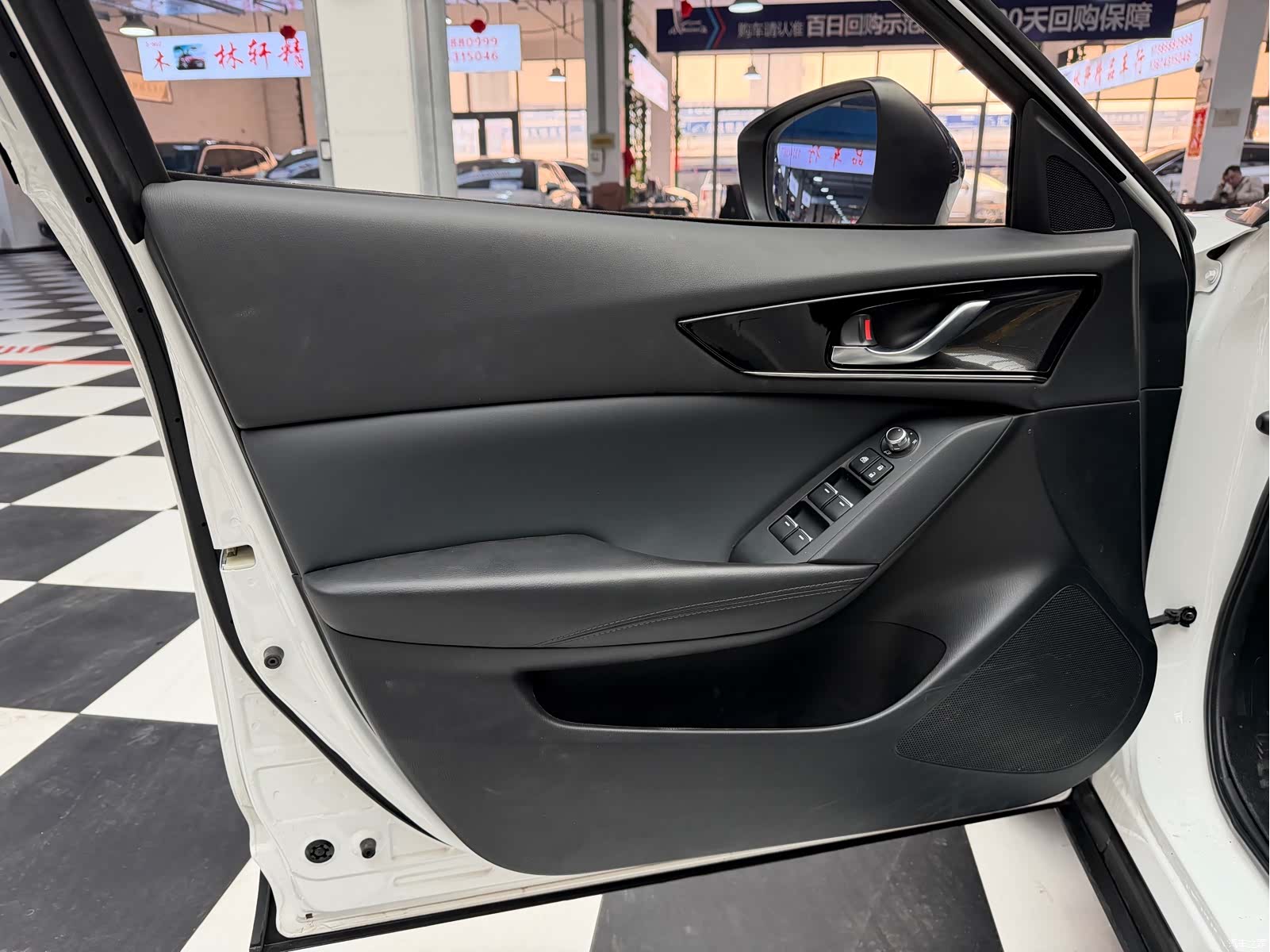 Mazda CX-4, 2023 6
