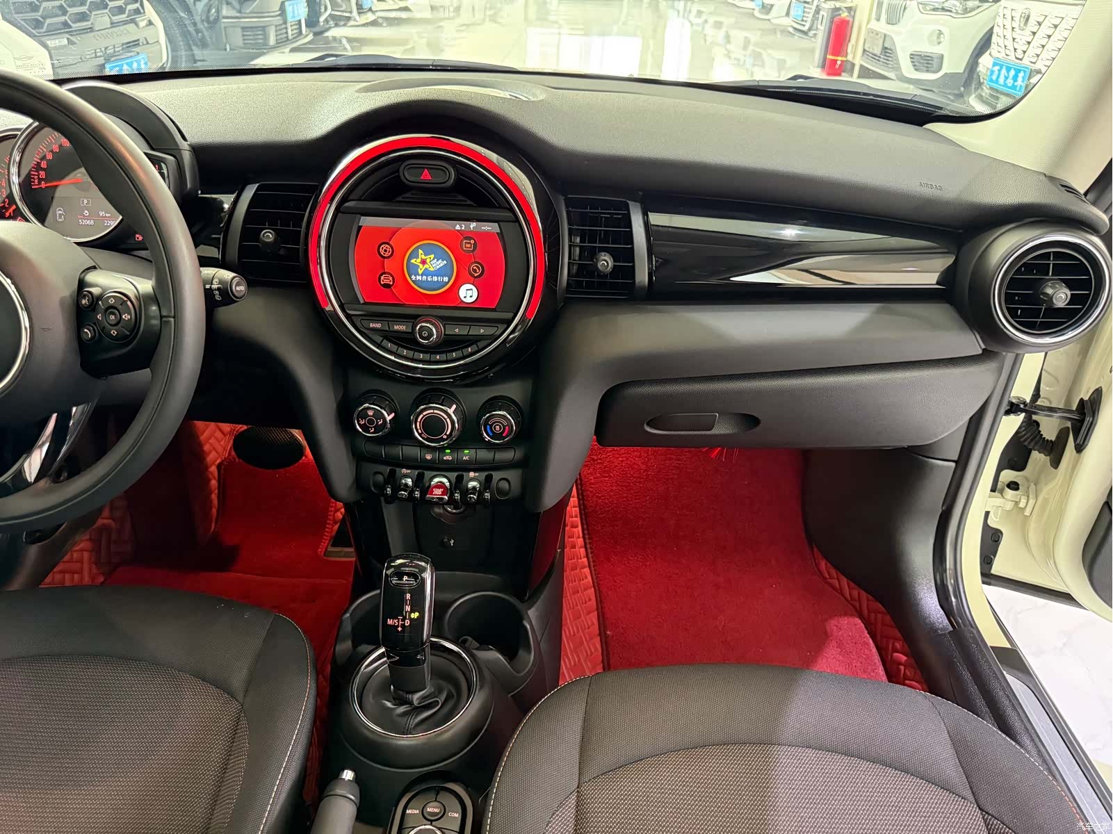 Mini ONE, 2021 14