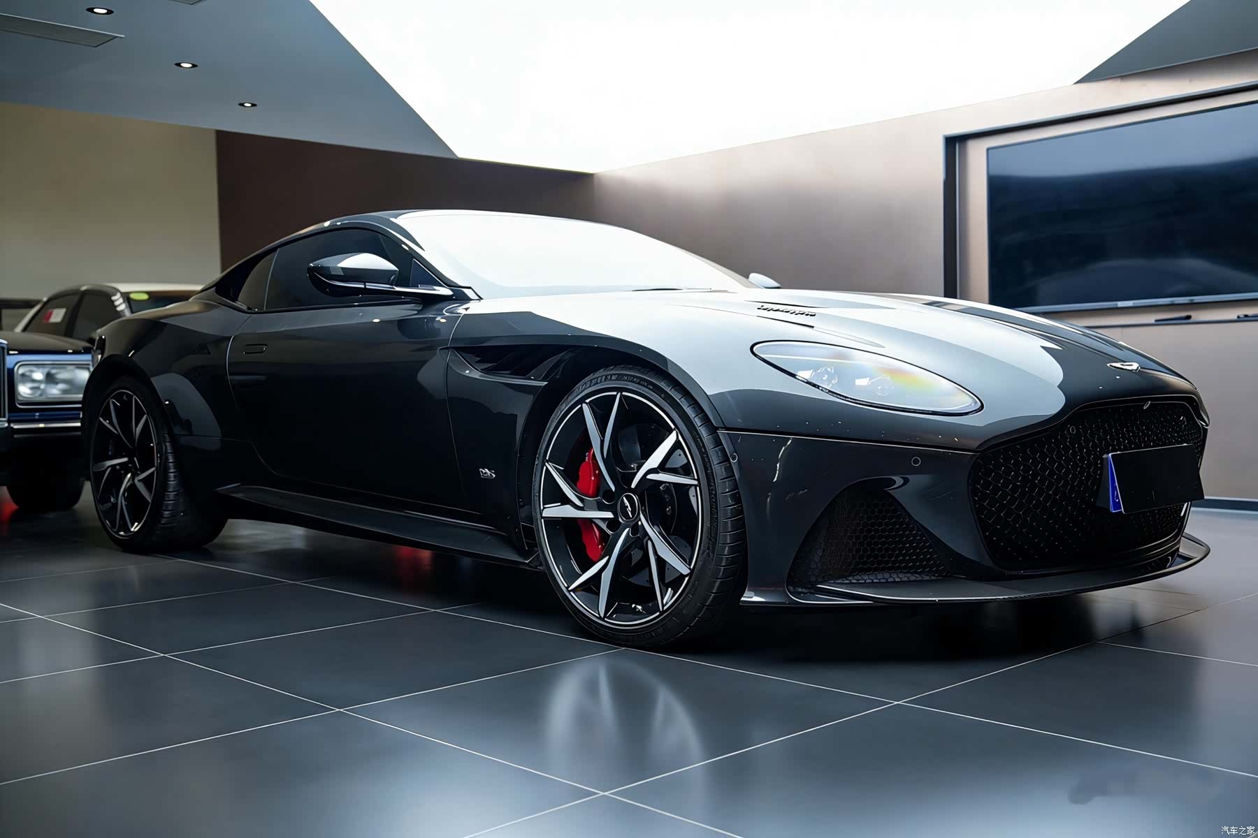 Aston Martin DBS, 2019 2