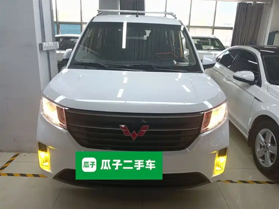 Wuling Wuling Hongguang PLUS