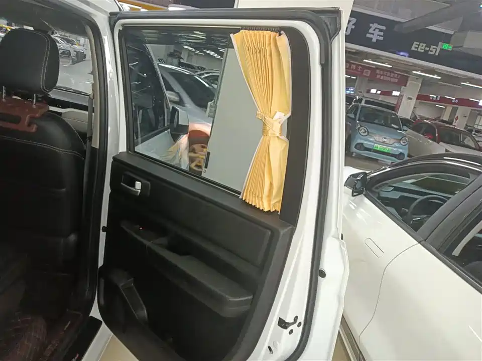 Wuling Wuling Hongguang PLUS