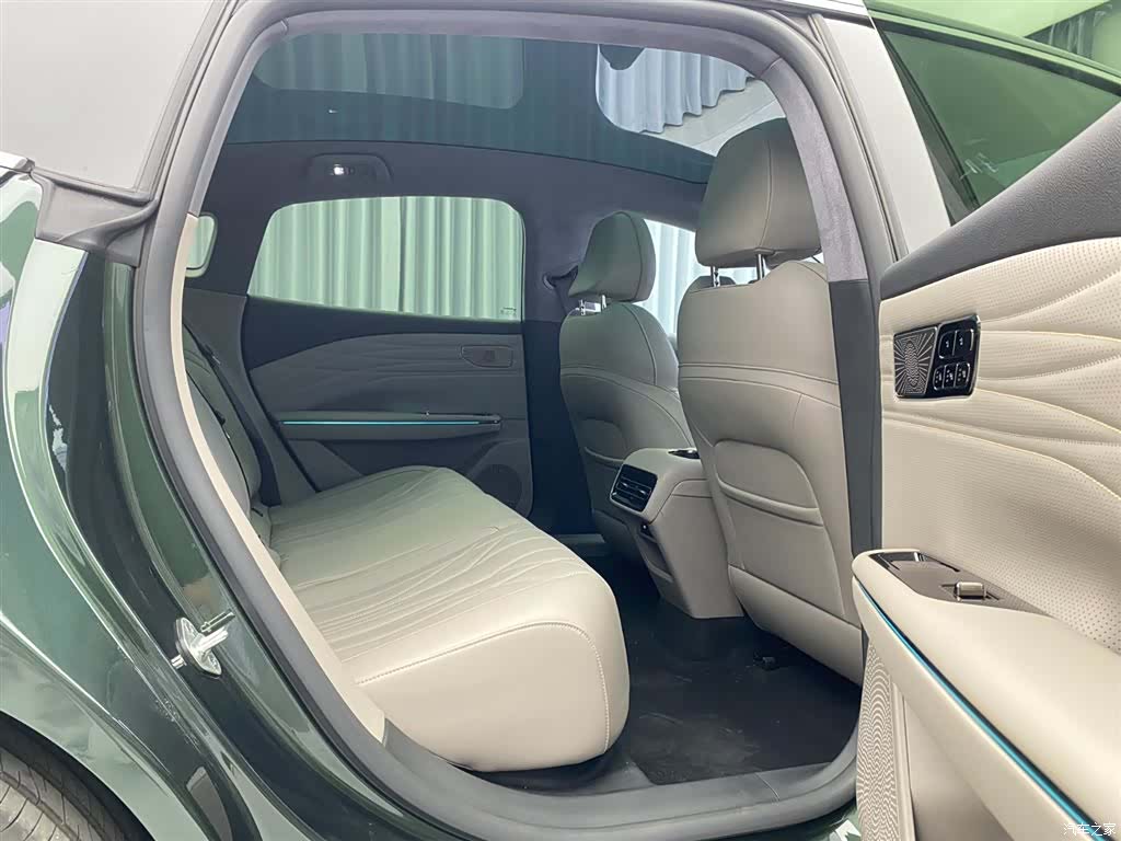 Geely 8, 2025 19
