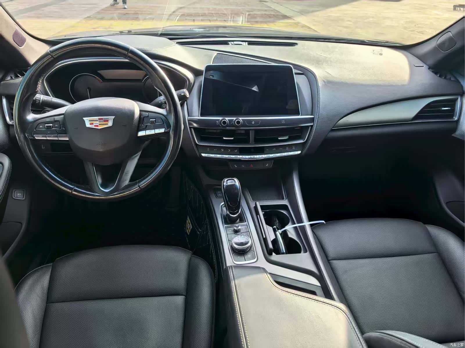 Cadillac CT5, 2021 все фото