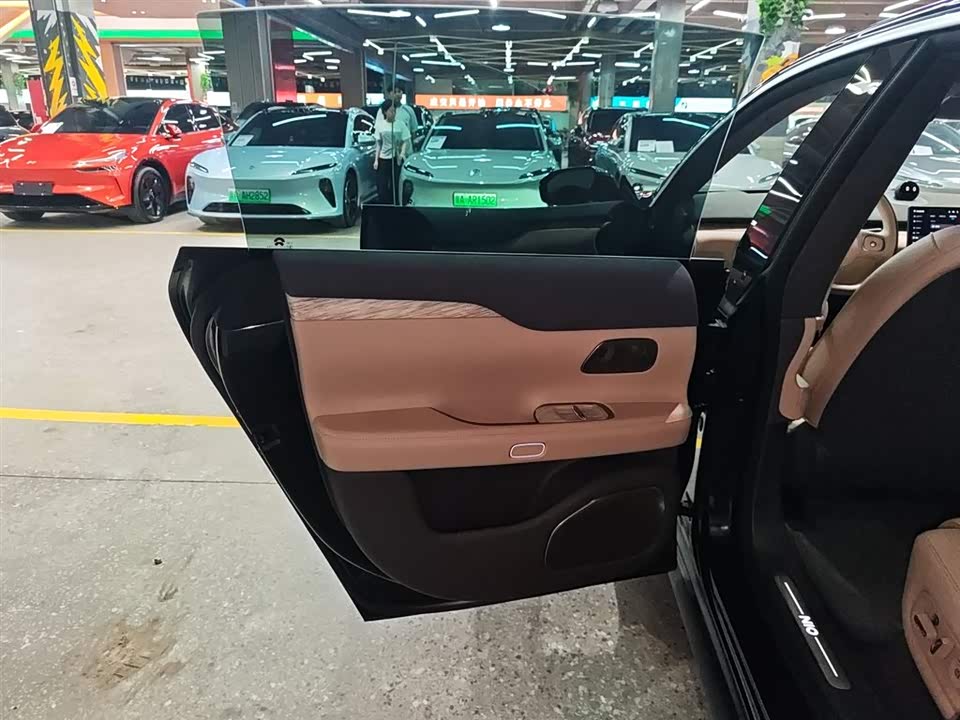 NIO ET7