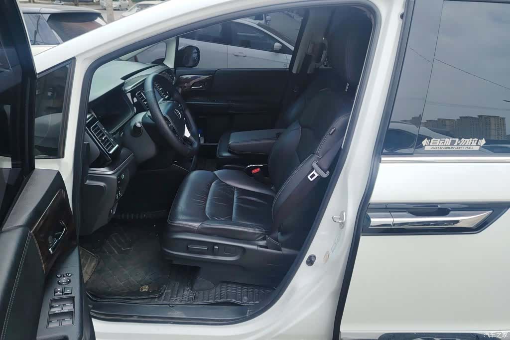 Honda Elysion, 2016 9