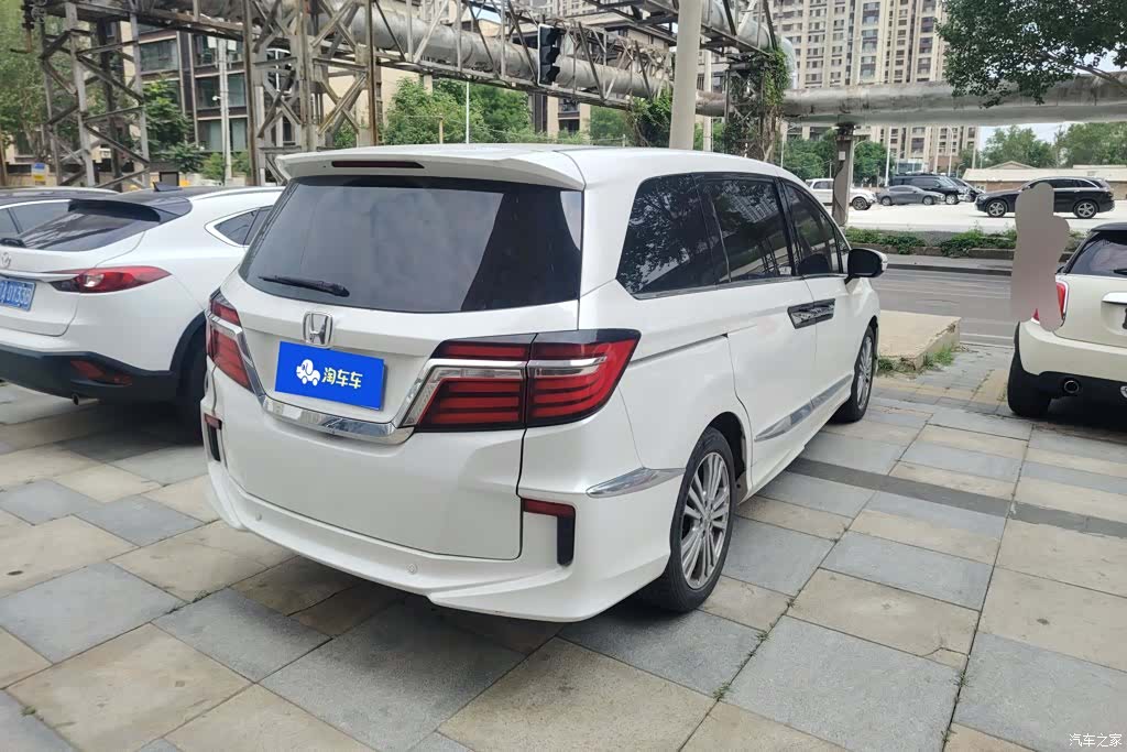 Honda Elysion, 2016 3