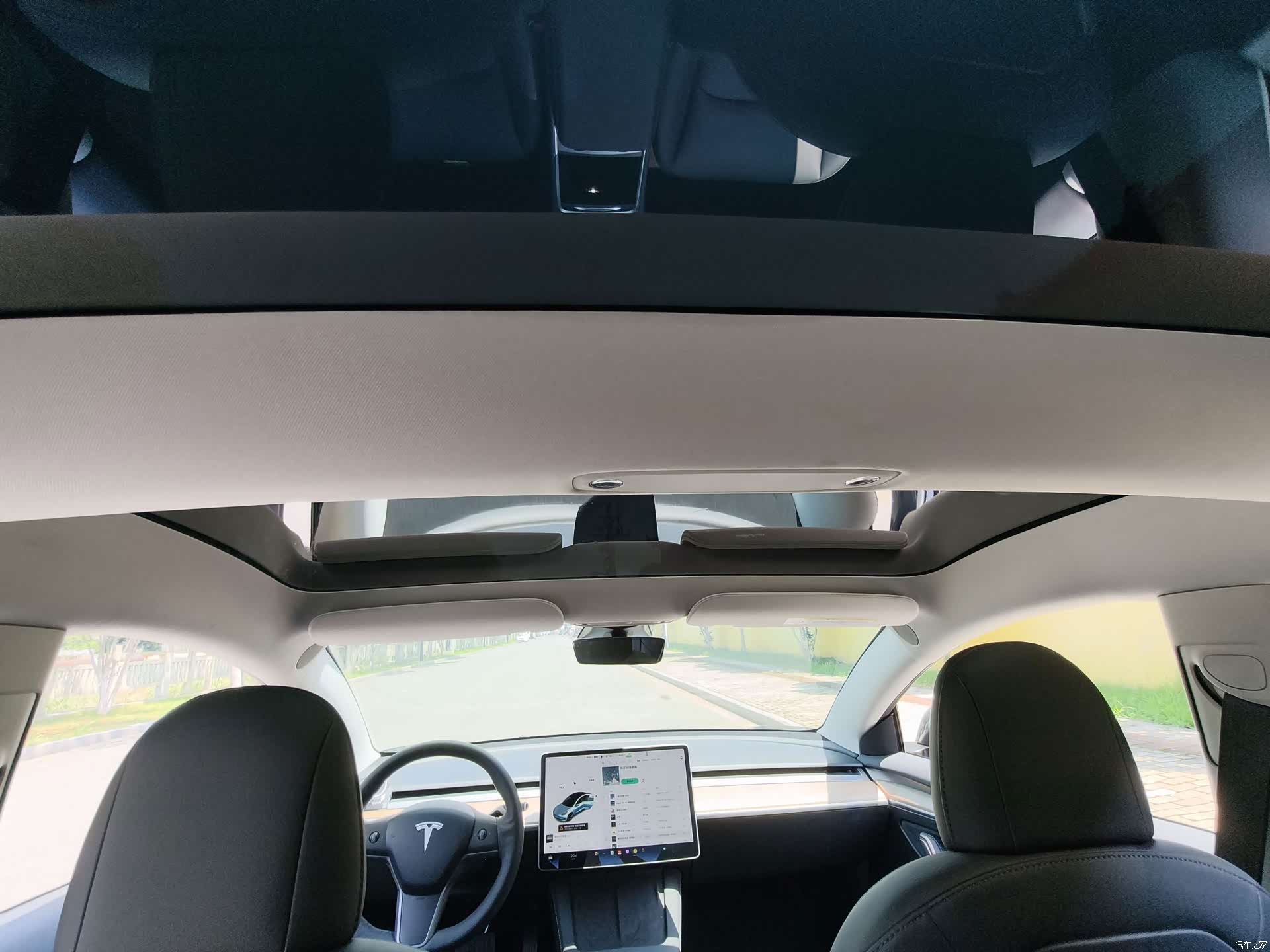 Tesla Model Y, 2023 10