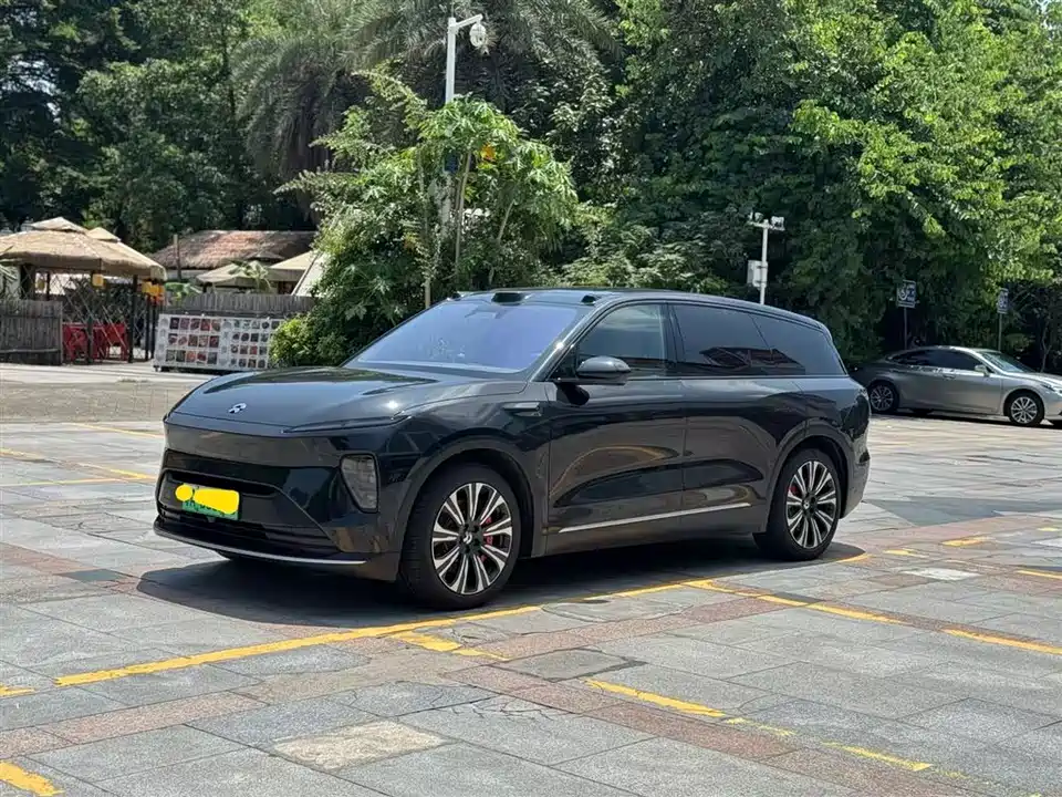 NIO ES8 NIO ES8