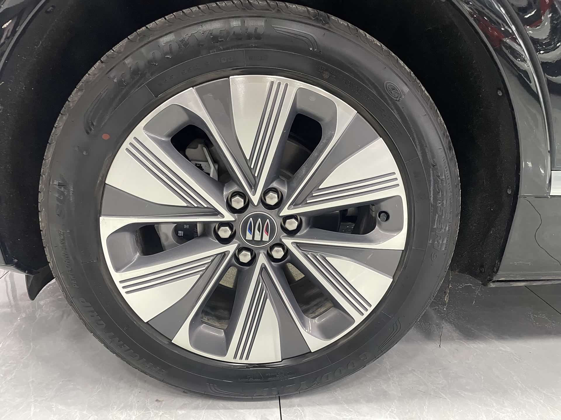 Buick E5, 2025 20