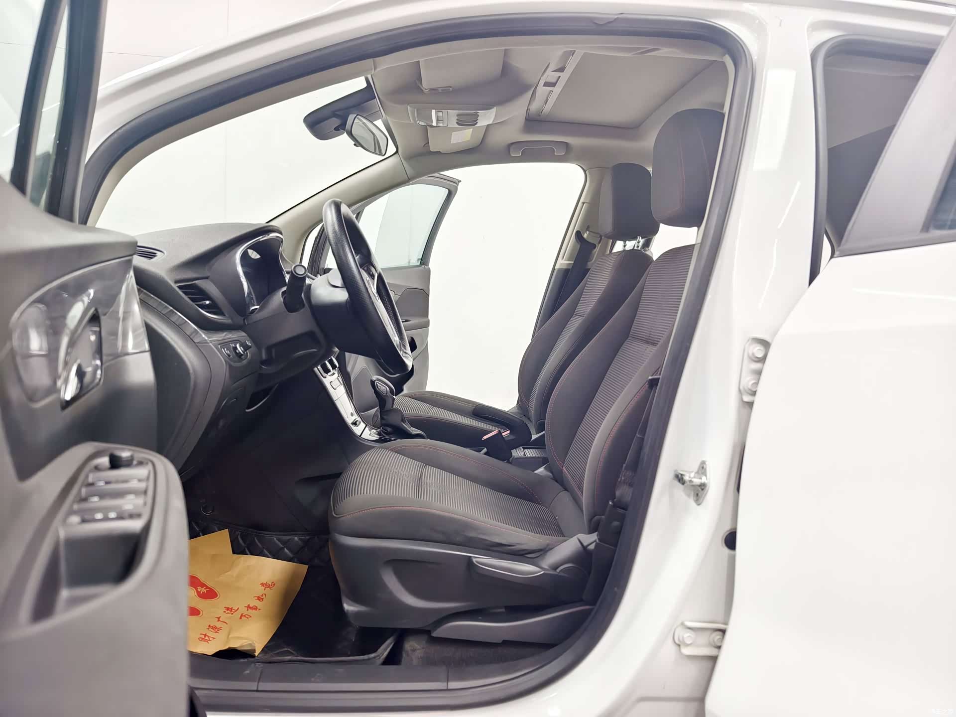 Buick Encore, 2017 11