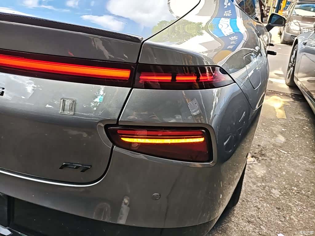 Xpeng P7, 2022 8