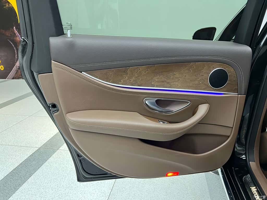 Mercedes-Benz E-Class, 2019 10