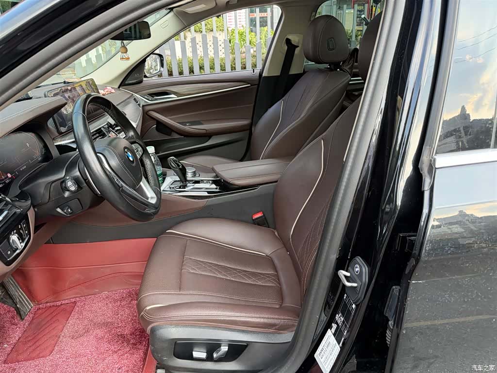 BMW 5 Series, 2022 8