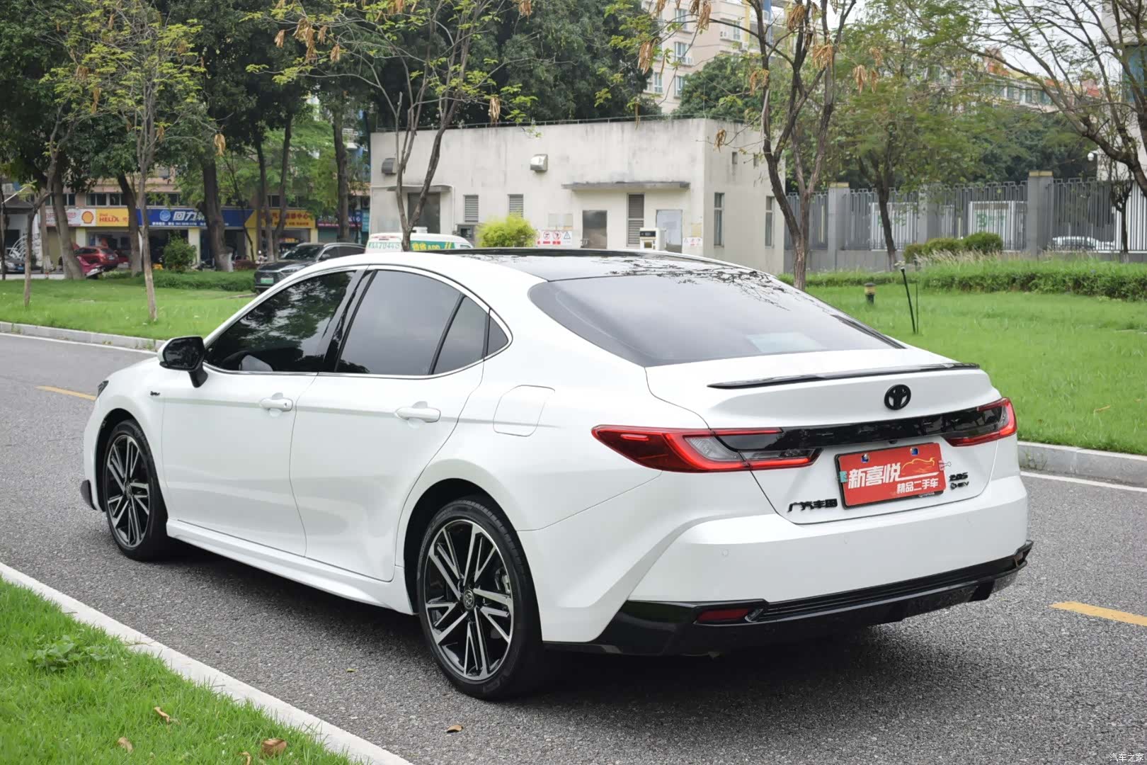 Toyota Camry, 2025 4