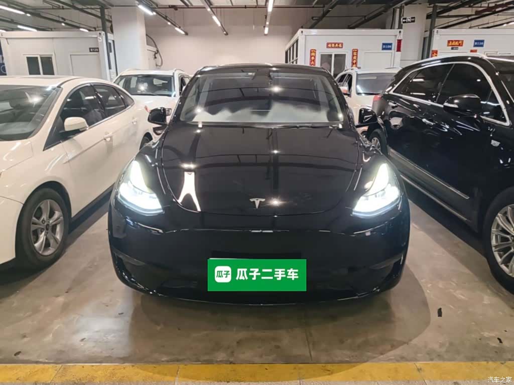 Tesla Model Y, 2023 3